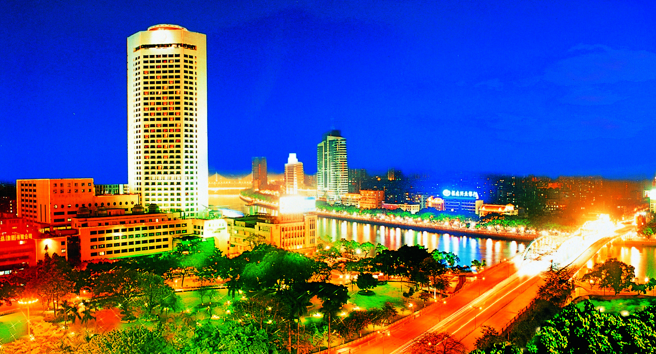โรงแรม โรงแรมแลนด์มาร์ค แคนตัน 4*
