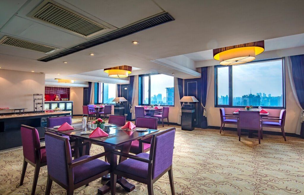 โรงแรมแลนด์มาร์ค แคนตัน